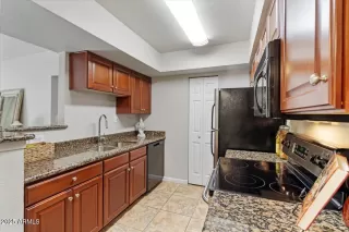 Photo #6: 6899368 Listing 