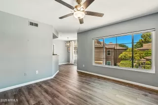 Photo #4: 6899563 Listing