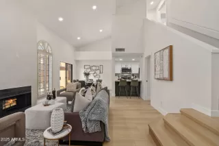 Photo #1: 6899667 Listing 