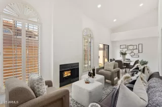 Photo #2: 6899667 Listing 