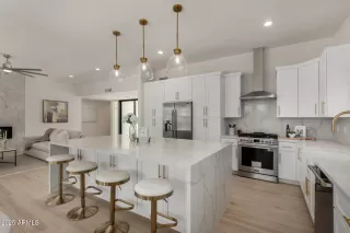 Photo #1: 6899692 Listing 