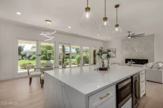 Photo #2: 6899692 Listing 