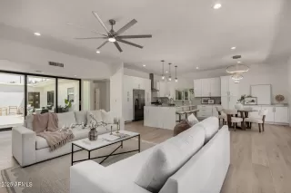 Photo #5: 6899692 Listing 