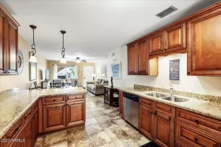 Photo #2: 6899785 Listing 