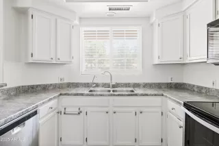 Photo #5: 6899853 Listing 