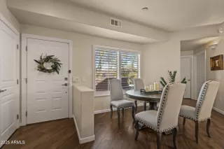 Photo #5: 6899879 Listing 