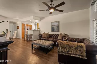 Photo #6: 6899879 Listing 