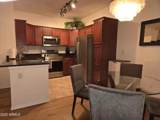 Photo #5: 6899903 Listing 