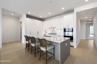 Photo #4: 6900019 Listing