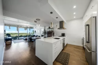 Photo #2: 6900066 Listing