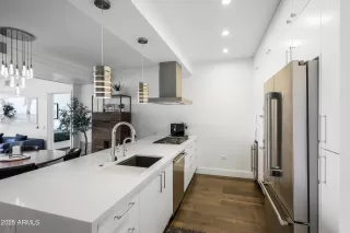 Photo #3: 6900066 Listing