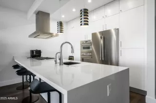 Photo #5: 6900066 Listing