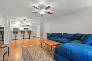 Photo #6: 6900068 Listing