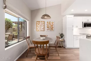 Photo #5: 6900140 Listing 