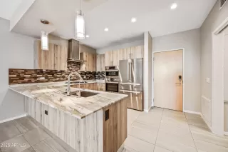 Photo #3: 6900303 Listing