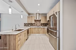 Photo #4: 6900303 Listing