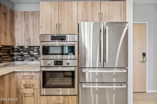 Photo #6: 6900303 Listing