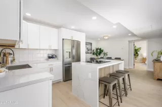 Photo #3: 6900488 Listing