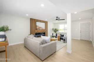 Photo #6: 6900488 Listing