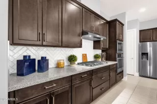 Photo #5: 6900641 Listing