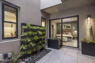 Photo #1: 6900719 Listing