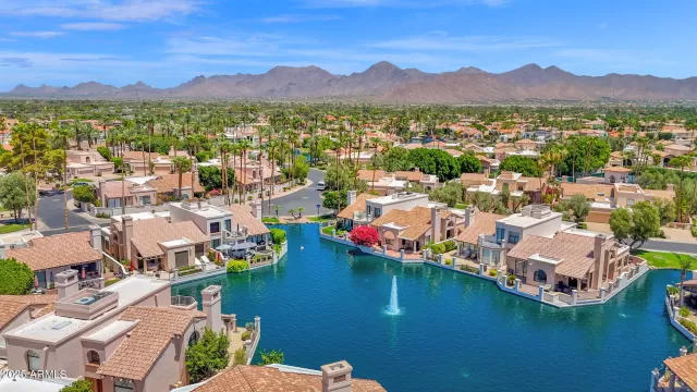 MLS: 6900957 Condo For Sale