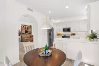 Photo #6: 6900957 Listing 