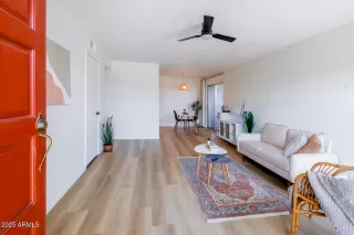 Photo #1: 6900958 Listing