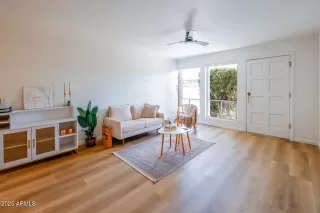 Photo #3: 6900958 Listing