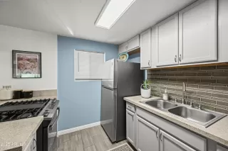 Photo #3: 6901010 Listing