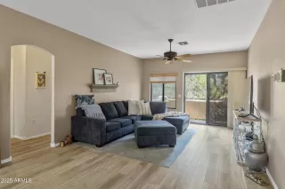 Photo #3: 6901209 Listing