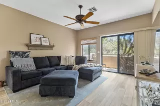 Photo #4: 6901209 Listing