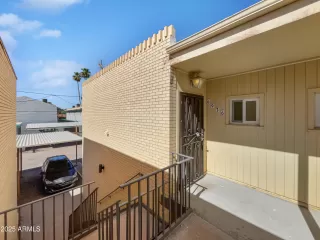 Photo #5: 6901755 Listing