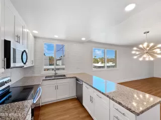 Photo #6: 6901755 Listing