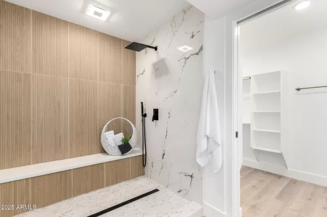 MLS: 6901983 Condo For Sale