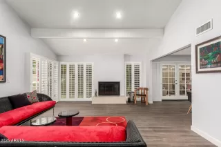 Photo #5: 6902025 Listing