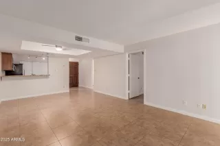 Photo #4: 6902437 Listing