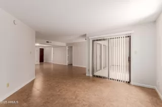 Photo #6: 6902437 Listing