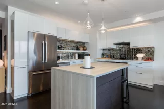 Photo #3: 6902512 Listing 