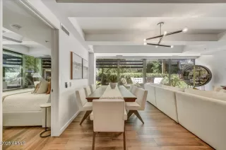 Photo #4: 6902566 Listing