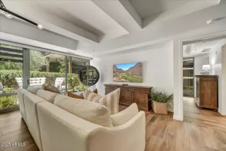 Photo #5: 6902566 Listing