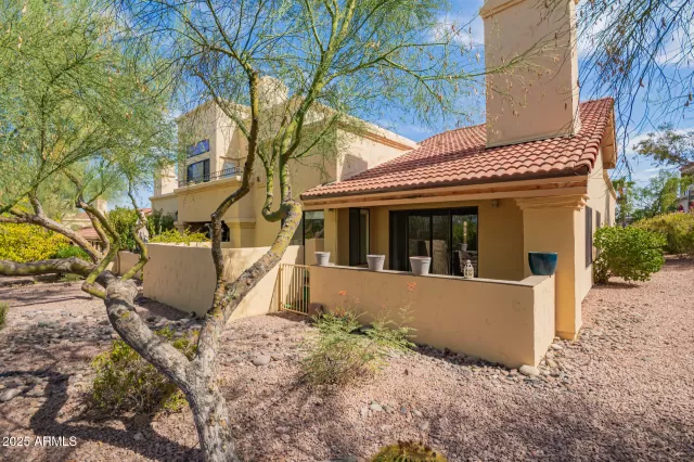 MLS: 6902595 Condo For Sale