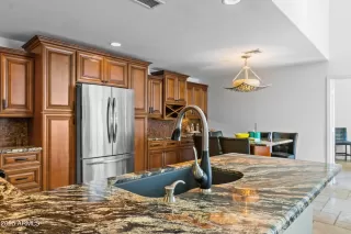 Photo #6: 6902767 Listing