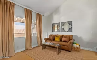 Photo #5: 6903033 Listing 