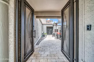 Photo #1: 6903037 Listing