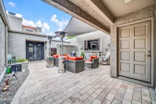 Photo #2: 6903037 Listing