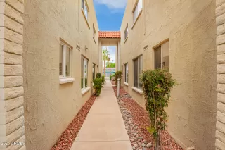 Photo #3: 6903136 Listing 