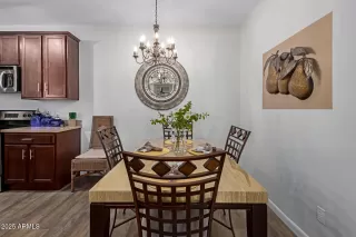 Photo #5: 6903239 Listing 