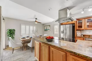 Photo #4: 6903269 Listing