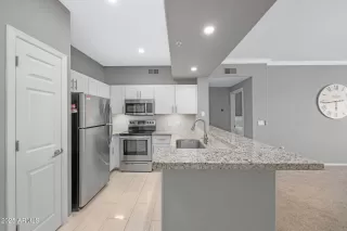 Photo #1: 6903300 Listing